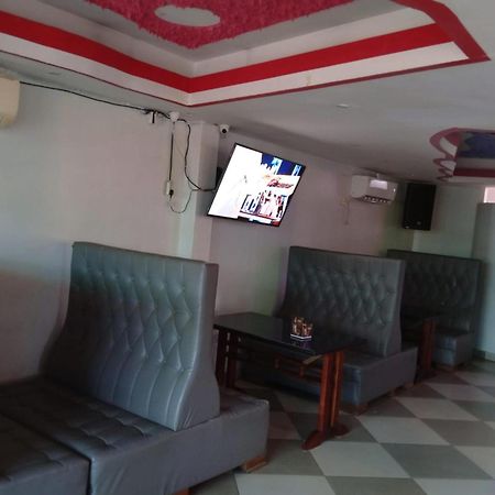 Checkpoint Inn Hotel, Mombasa Zewnętrze zdjęcie