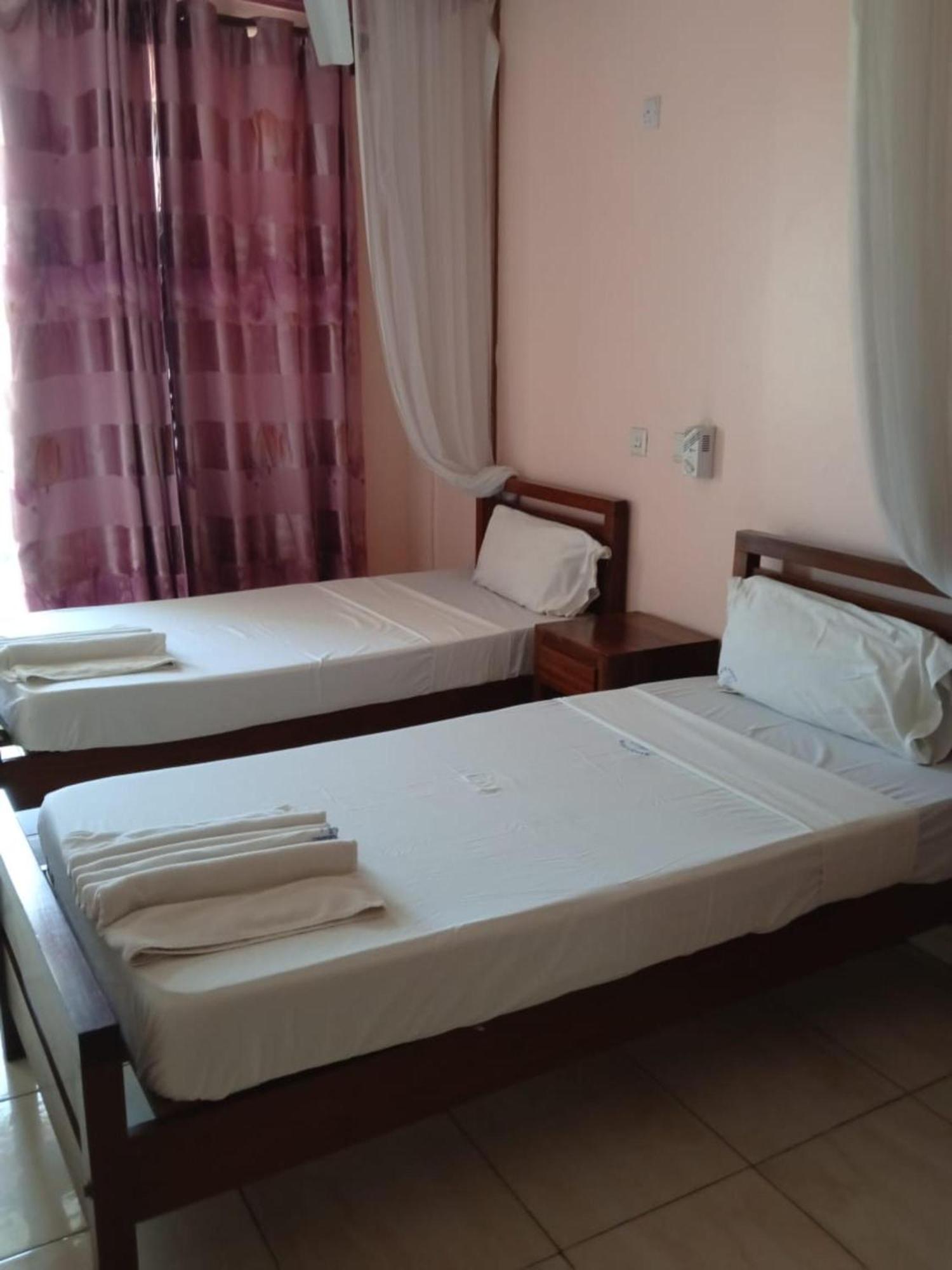 Checkpoint Inn Hotel, Mombasa Zewnętrze zdjęcie