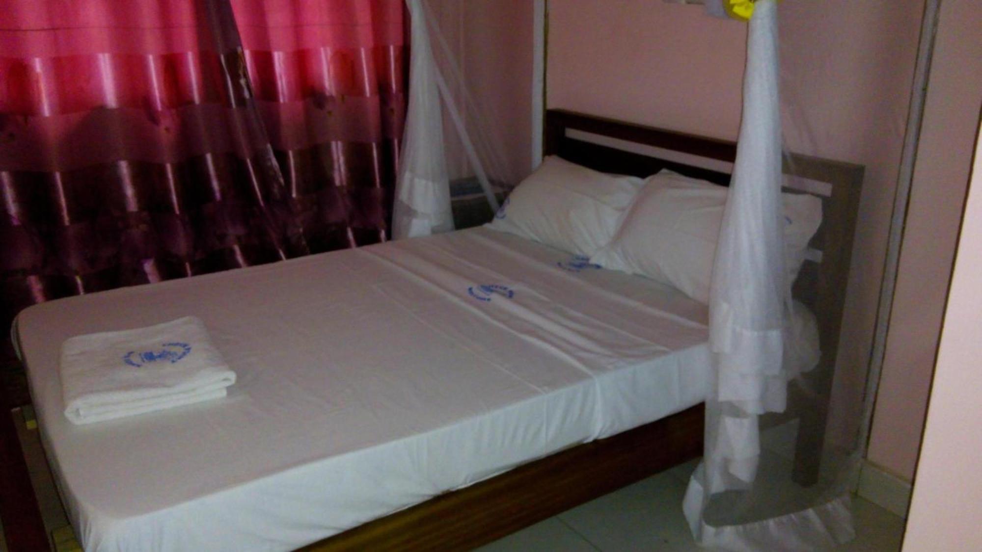 Checkpoint Inn Hotel, Mombasa Zewnętrze zdjęcie