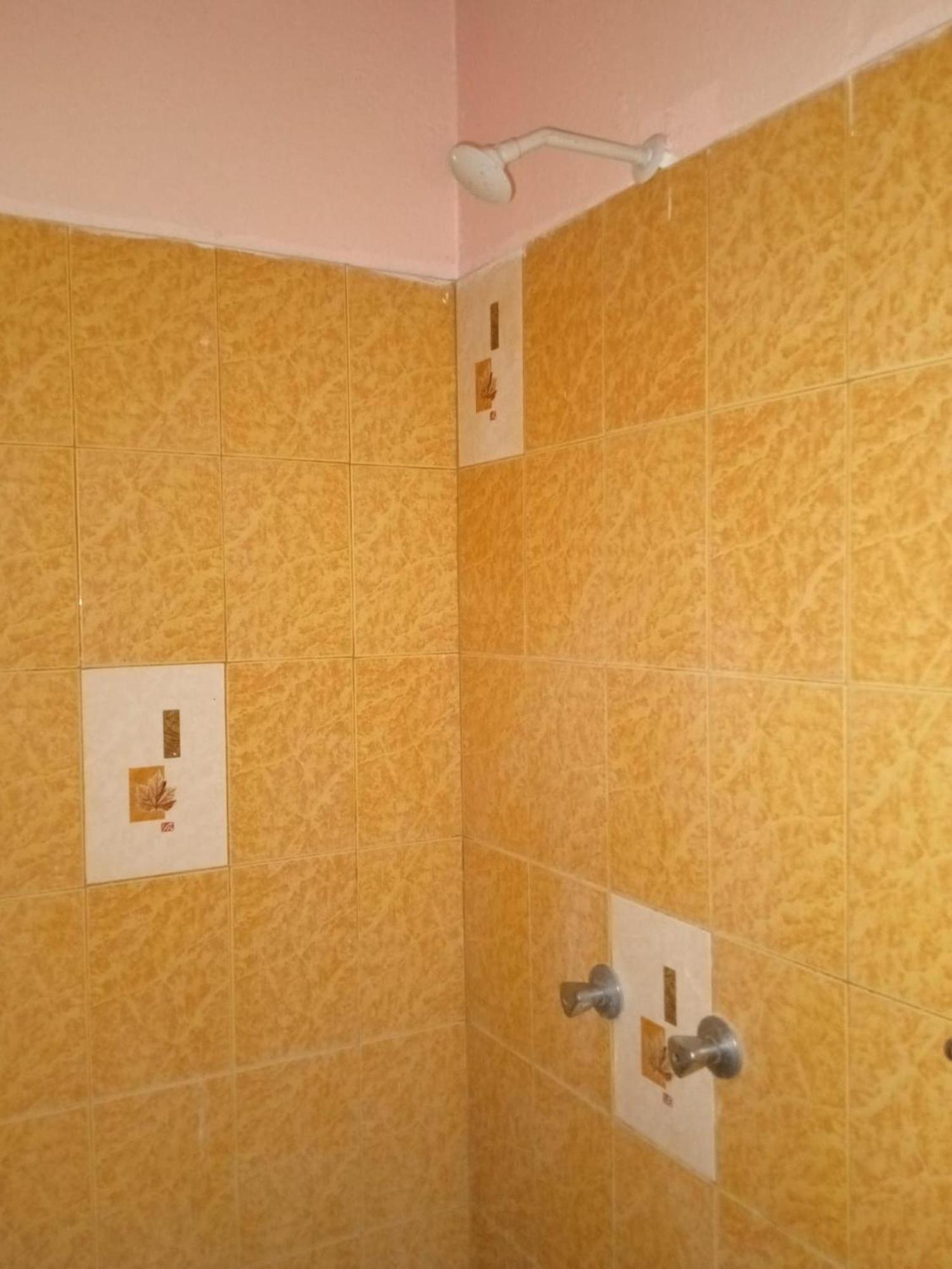 Checkpoint Inn Hotel, Mombasa Zewnętrze zdjęcie