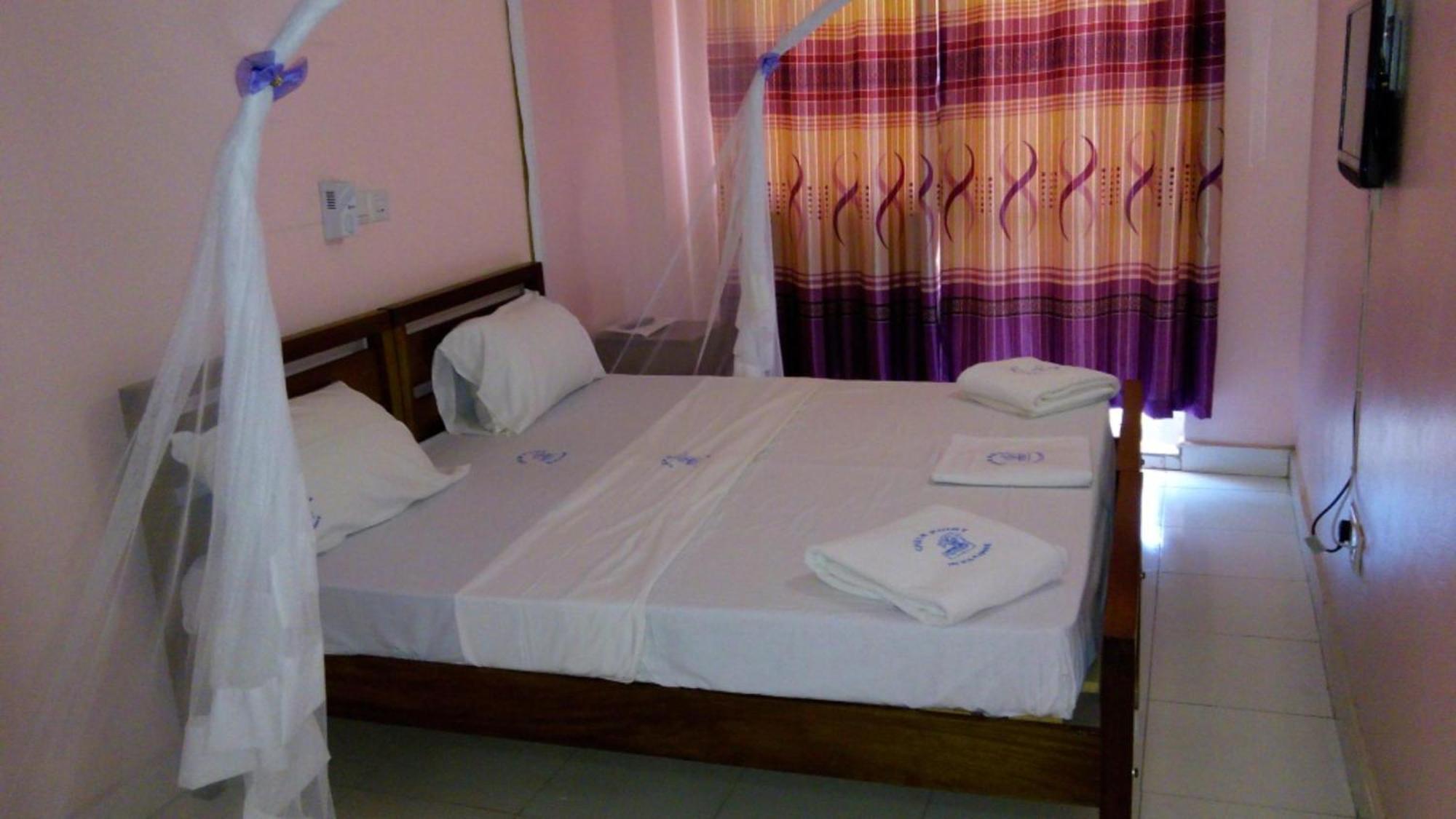 Checkpoint Inn Hotel, Mombasa Zewnętrze zdjęcie