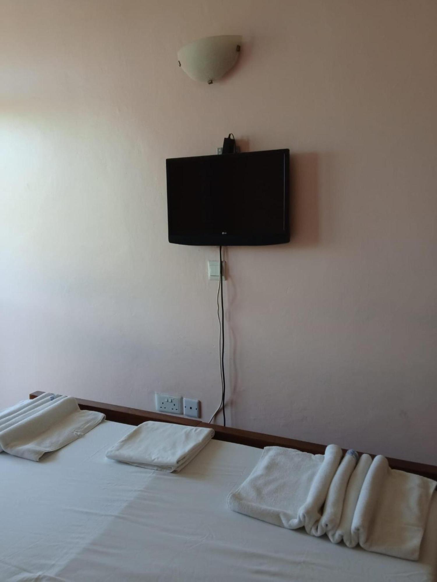 Checkpoint Inn Hotel, Mombasa Zewnętrze zdjęcie