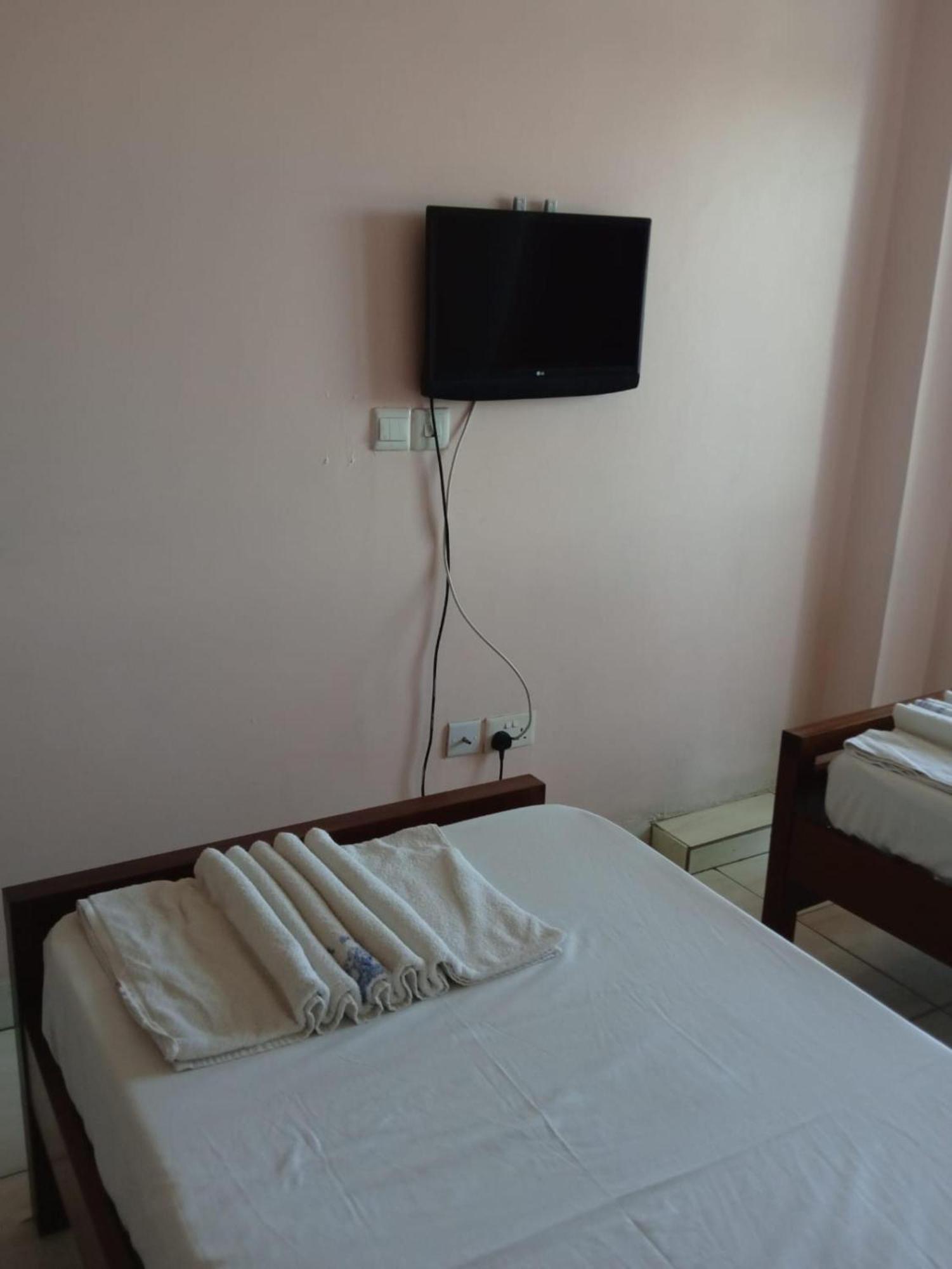 Checkpoint Inn Hotel, Mombasa Zewnętrze zdjęcie
