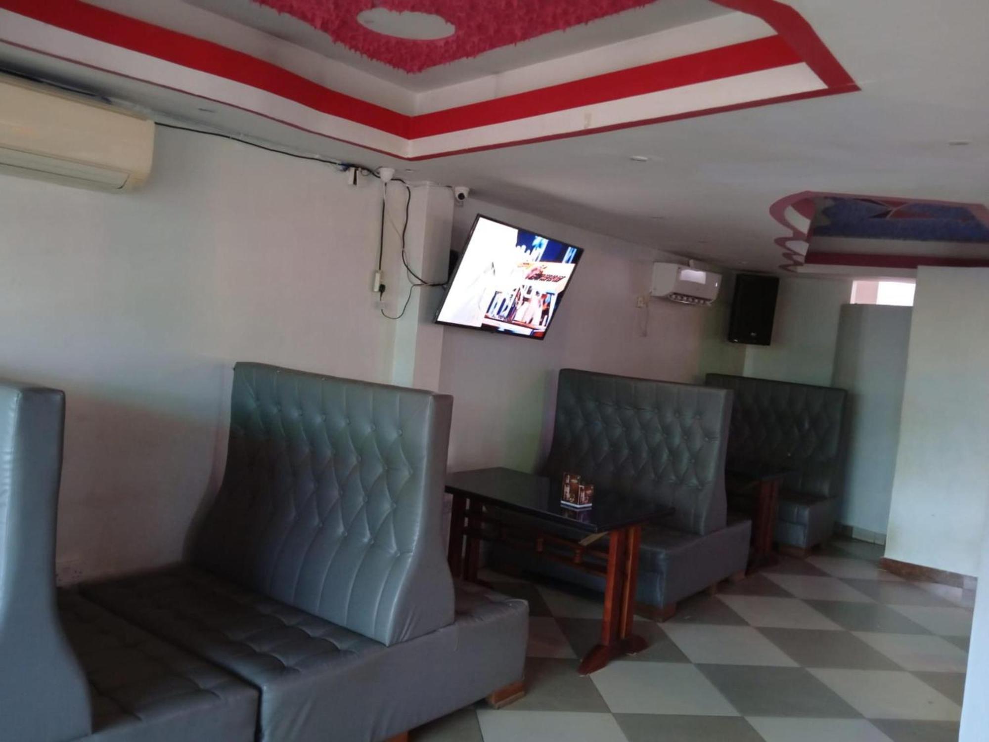 Checkpoint Inn Hotel, Mombasa Zewnętrze zdjęcie