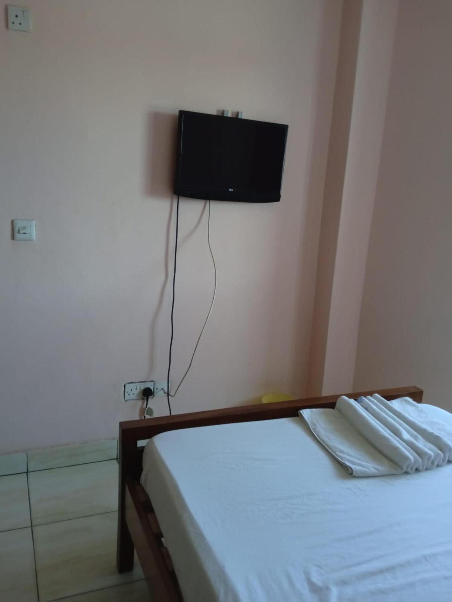 Checkpoint Inn Hotel, Mombasa Zewnętrze zdjęcie