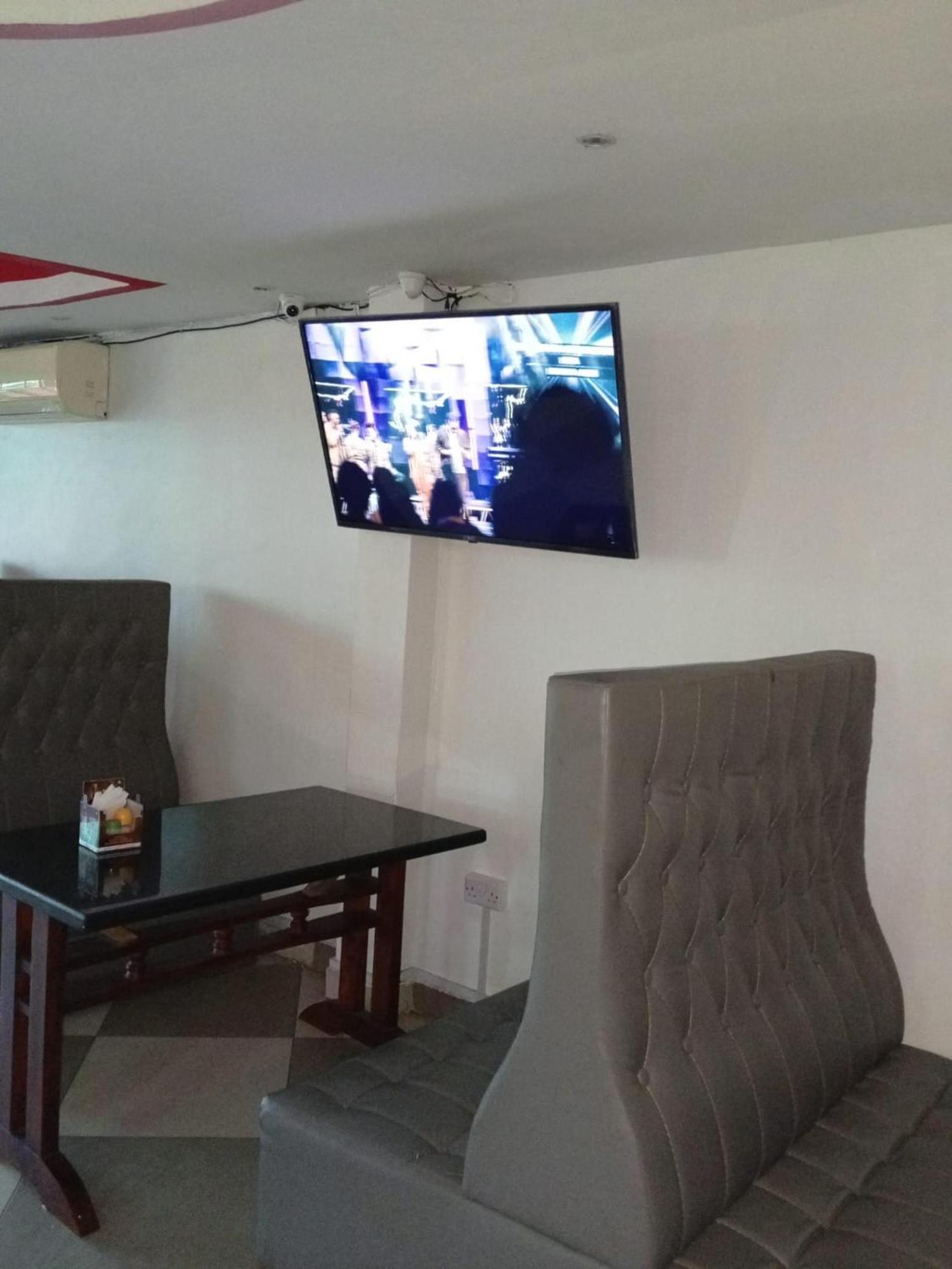 Checkpoint Inn Hotel, Mombasa Zewnętrze zdjęcie