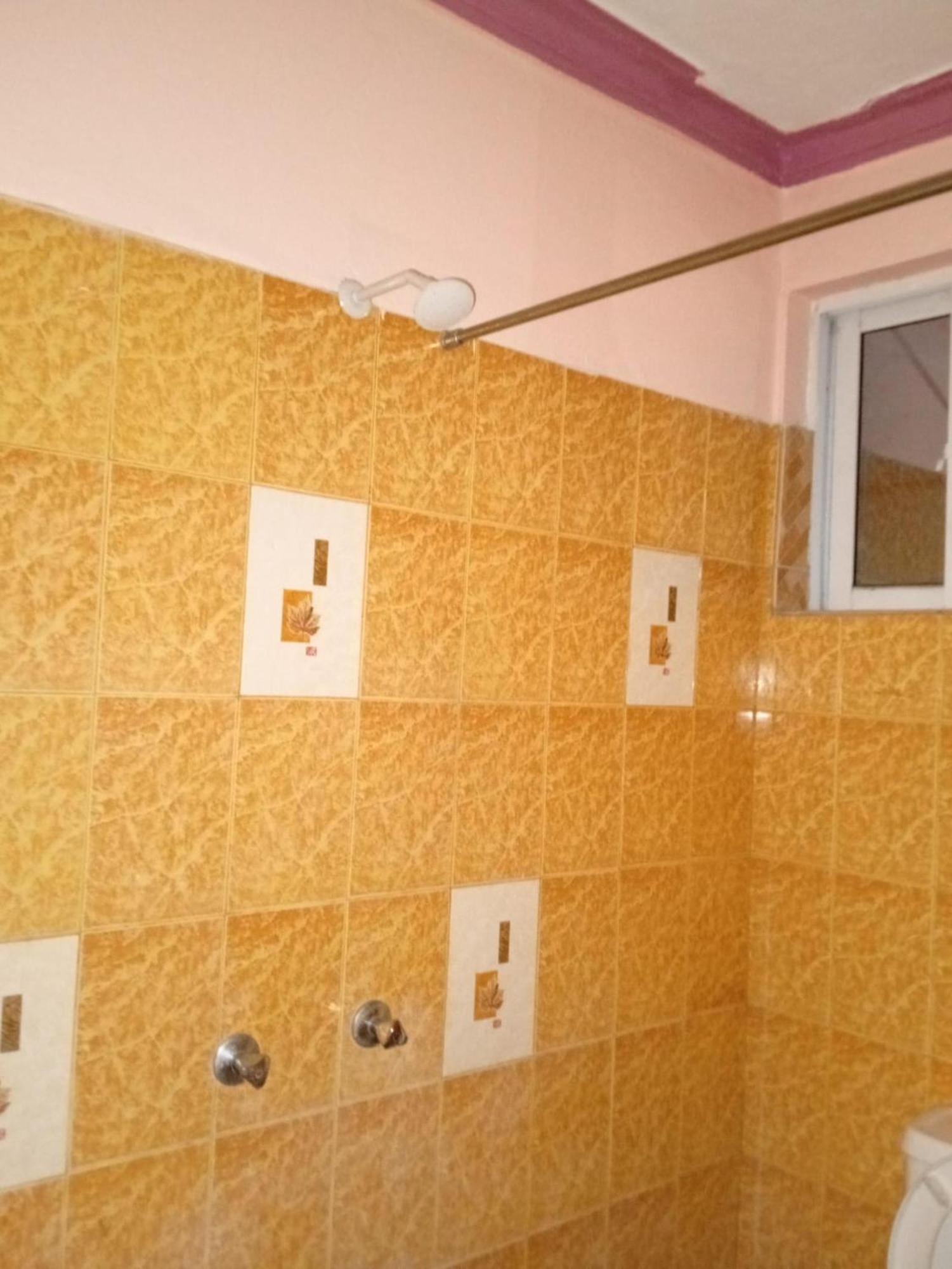 Checkpoint Inn Hotel, Mombasa Zewnętrze zdjęcie