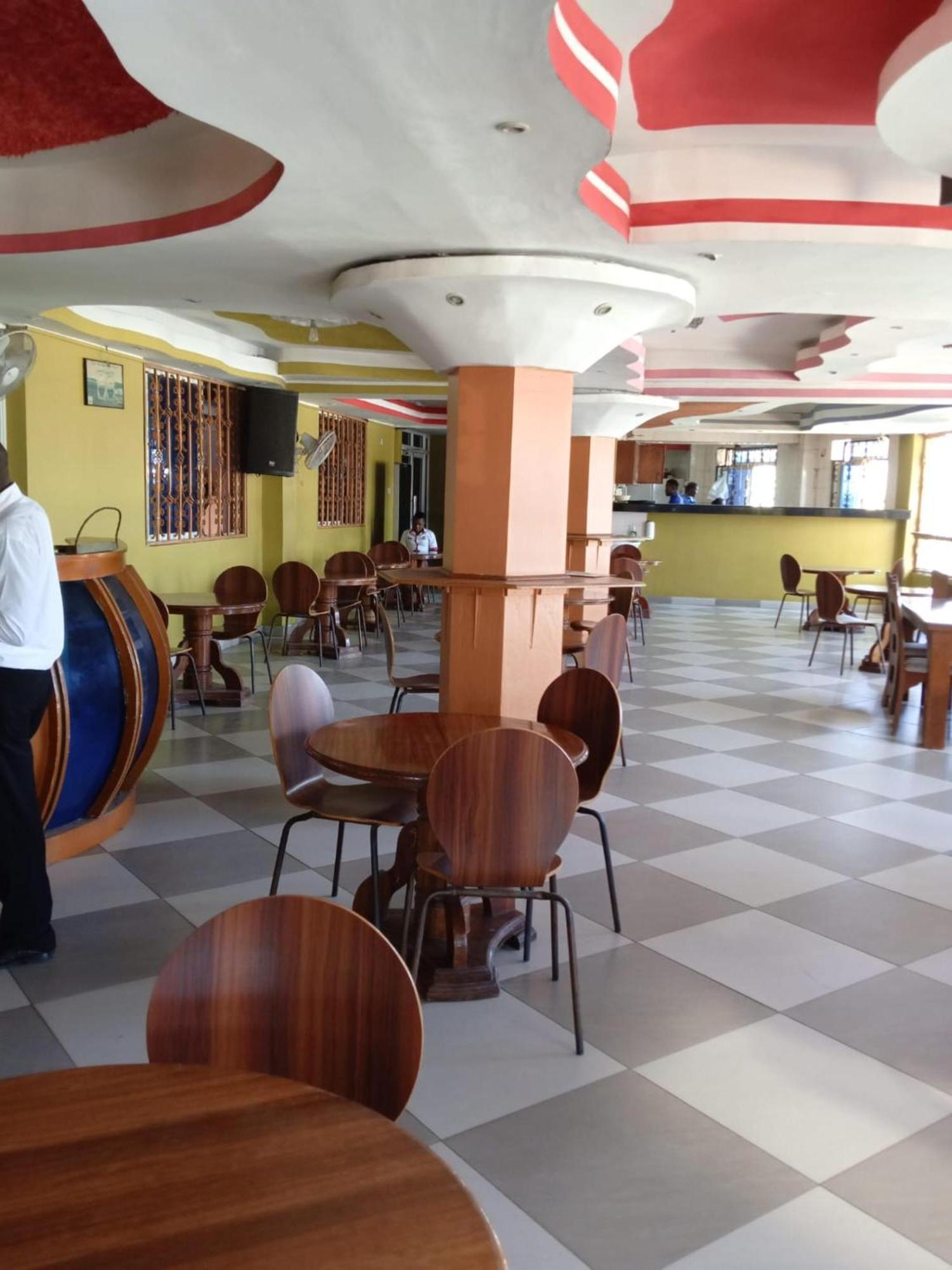 Checkpoint Inn Hotel, Mombasa Zewnętrze zdjęcie