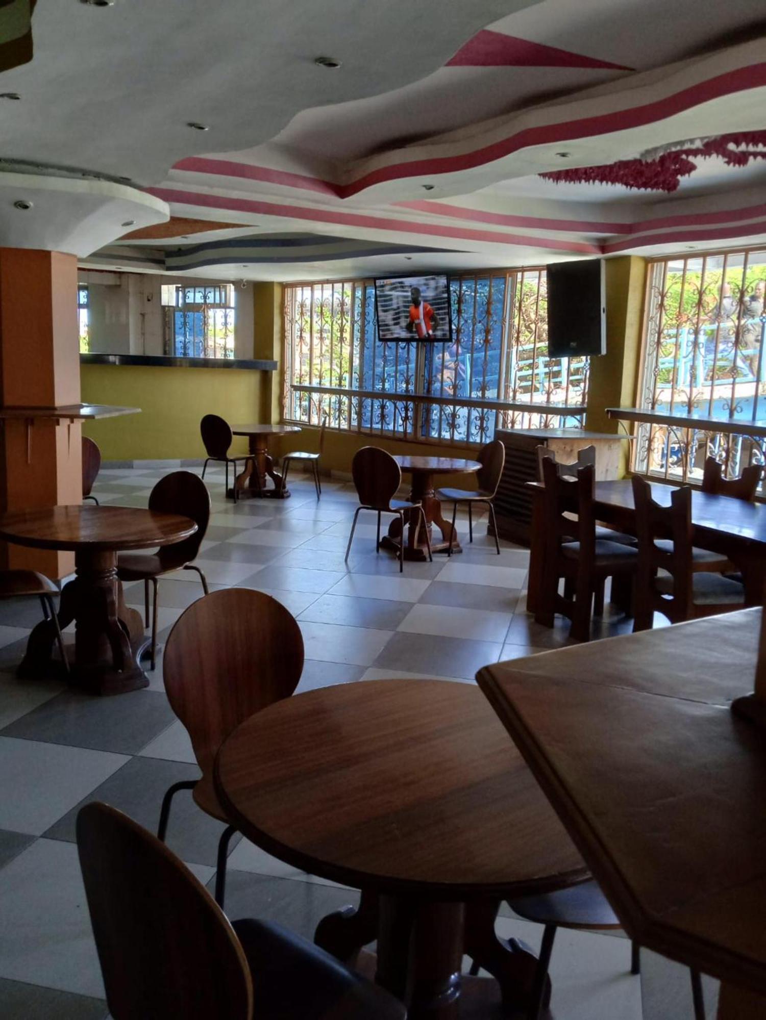 Checkpoint Inn Hotel, Mombasa Zewnętrze zdjęcie